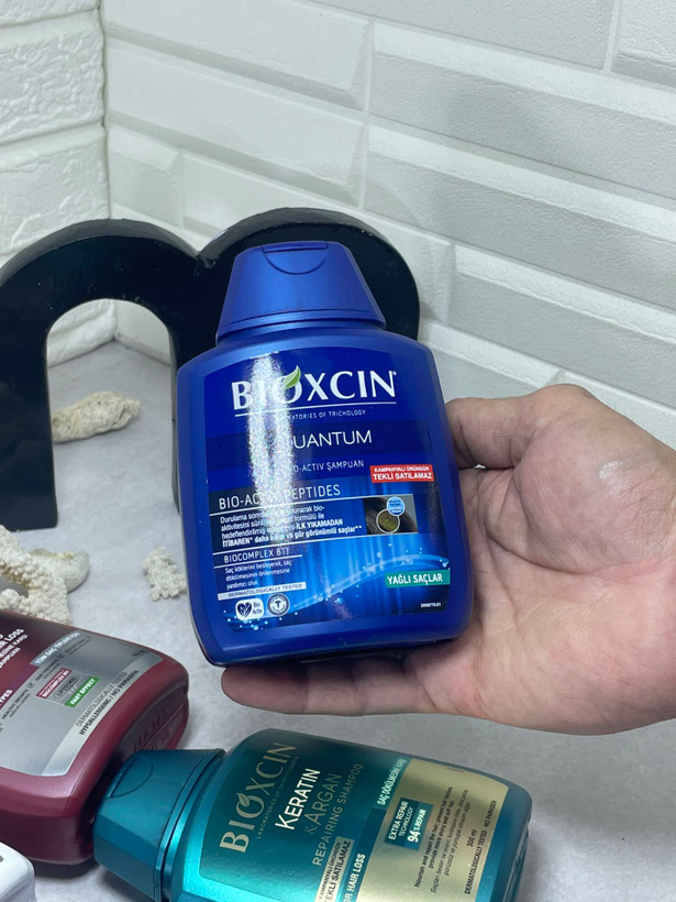 شامپو بیوکسین آبی مدل کوانتوم (Bioxcin Quantum Shampoo)