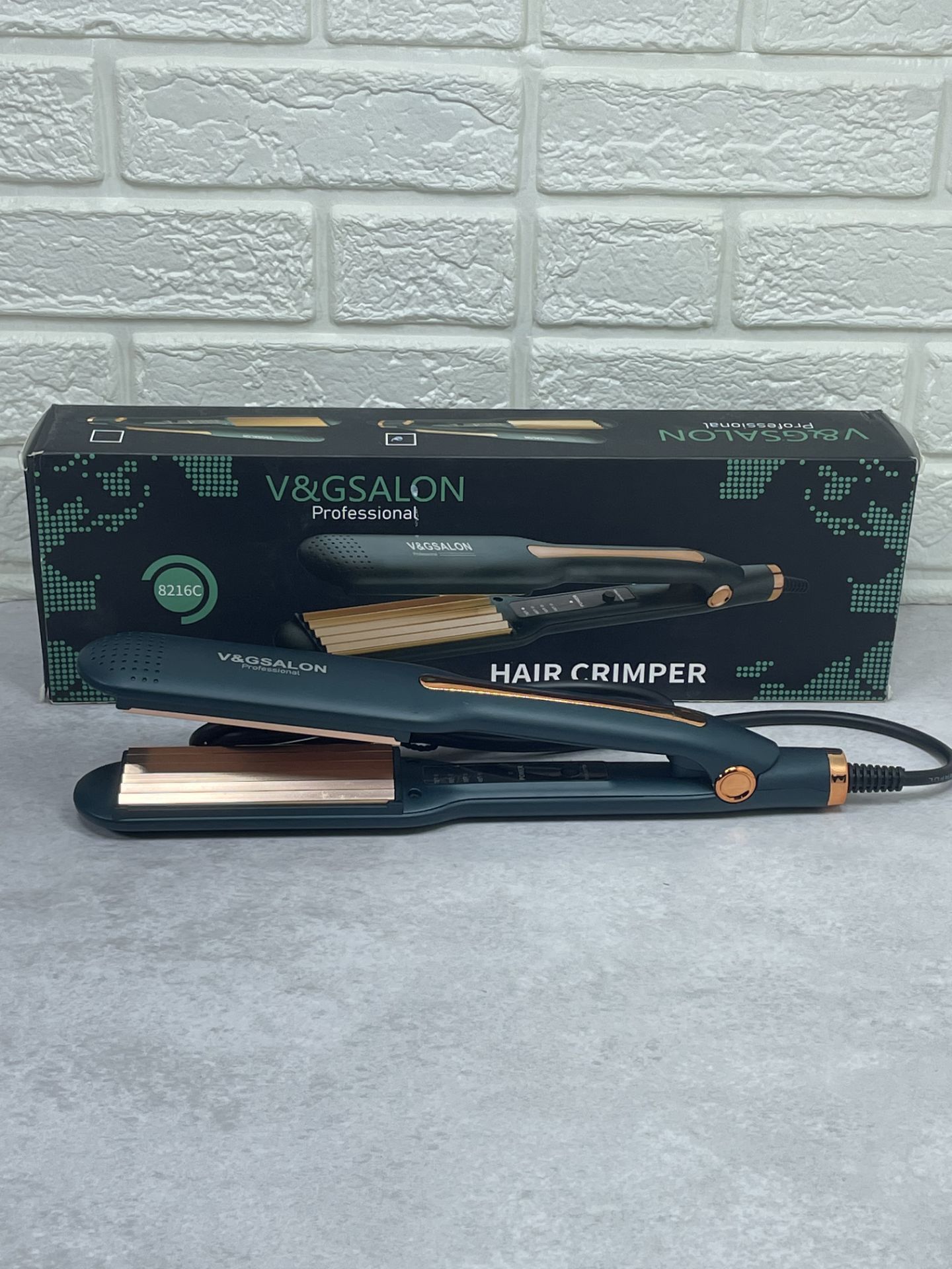 اتو مو و ویو موج‌ریز حرفه‌ای سالنی وی اند جی (V&GSALON Professional Hair Crimper 8216C)